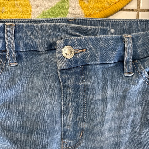 American eagle Women's size 10 dream Blue Distressed Jeans - Picture 12 of 13